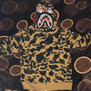 I am selling a bape zipper hoodie